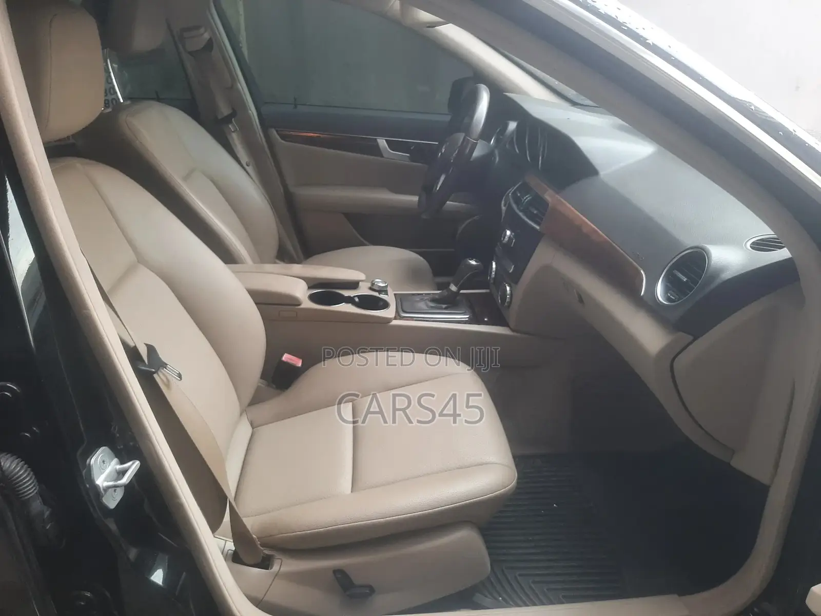 Mercedes-Benz C300 2014 Black
