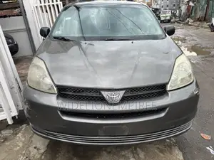 Toyota Sienna CE 2005 Gray