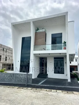 5bdrm Duplex in Chevron for sale