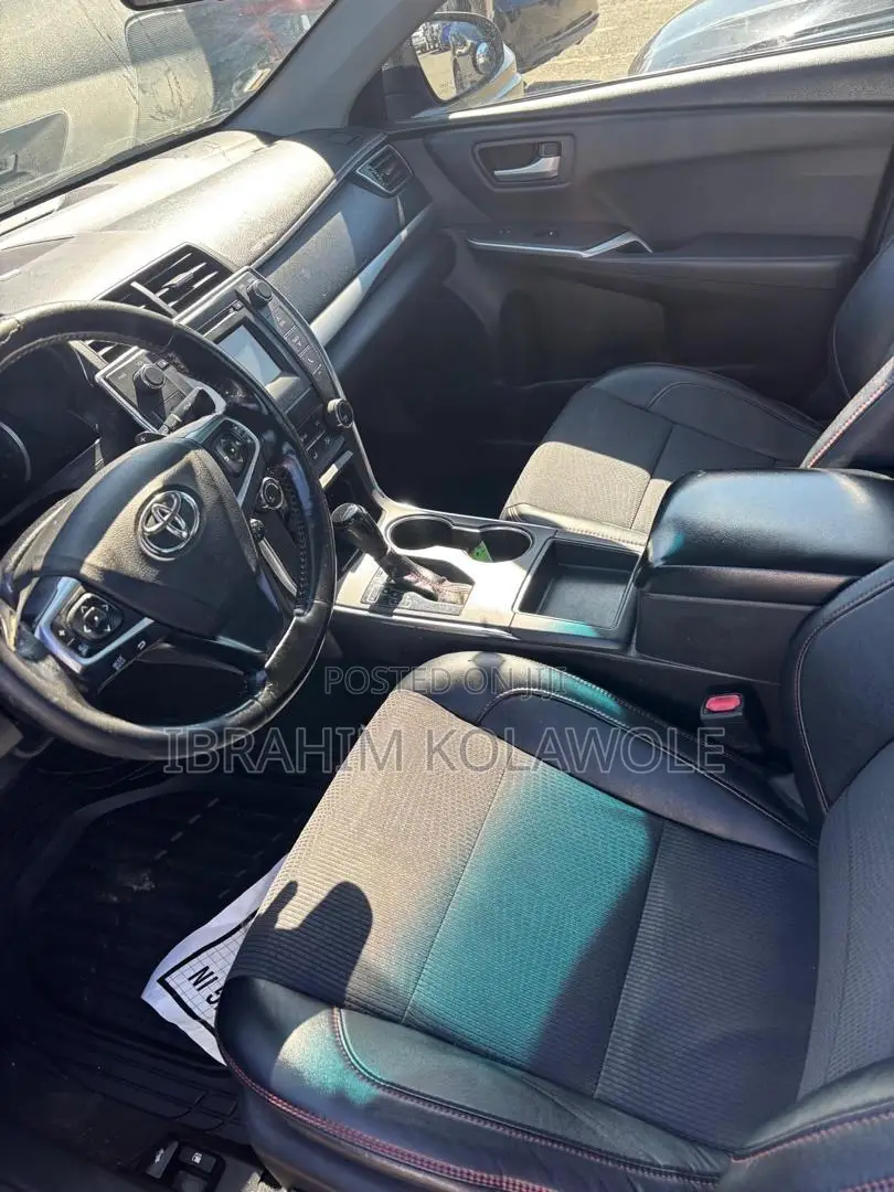 Toyota Camry SE 4dr Sedan (2.5L 4cyl 6A) 2016 Black
