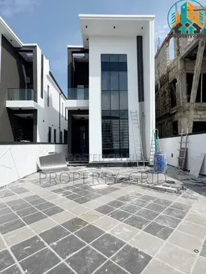 5bdrm Duplex in Ikota for sale