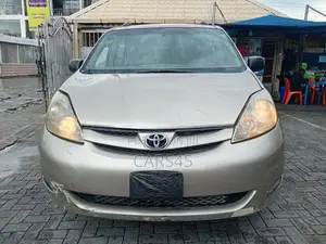 Toyota Sienna 2008 Gold