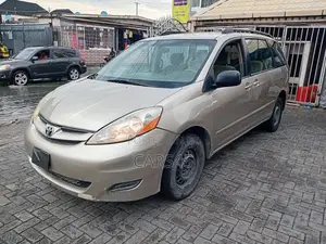 Toyota Sienna 2008 Gold