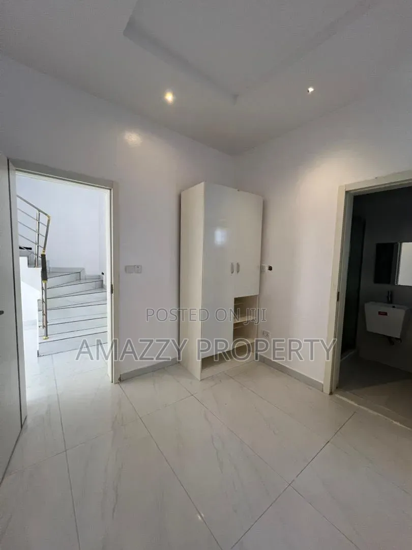 4bdrm Duplex in Ikate for rent
