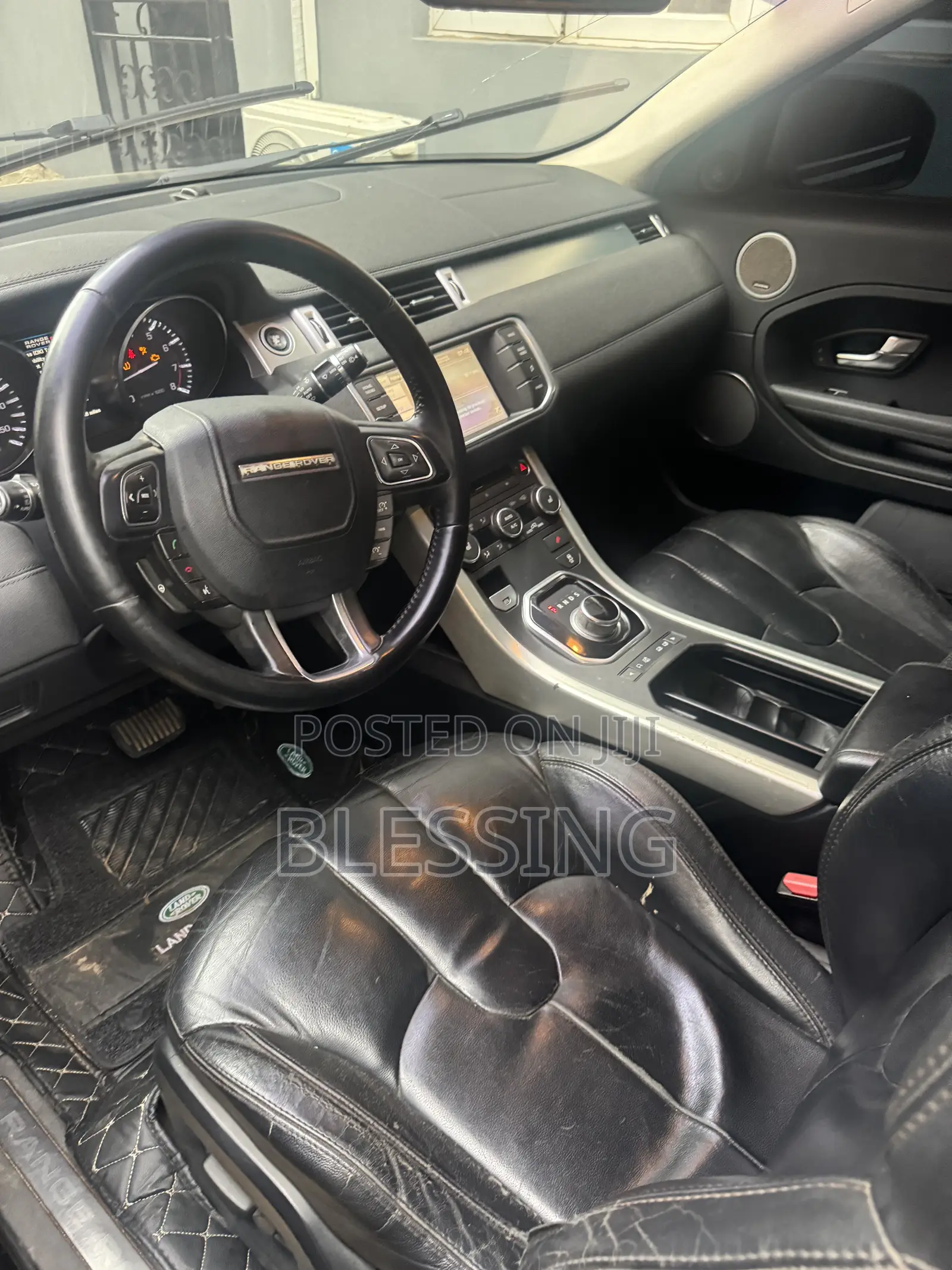 Land Rover Range Rover Vogue 2012 Black