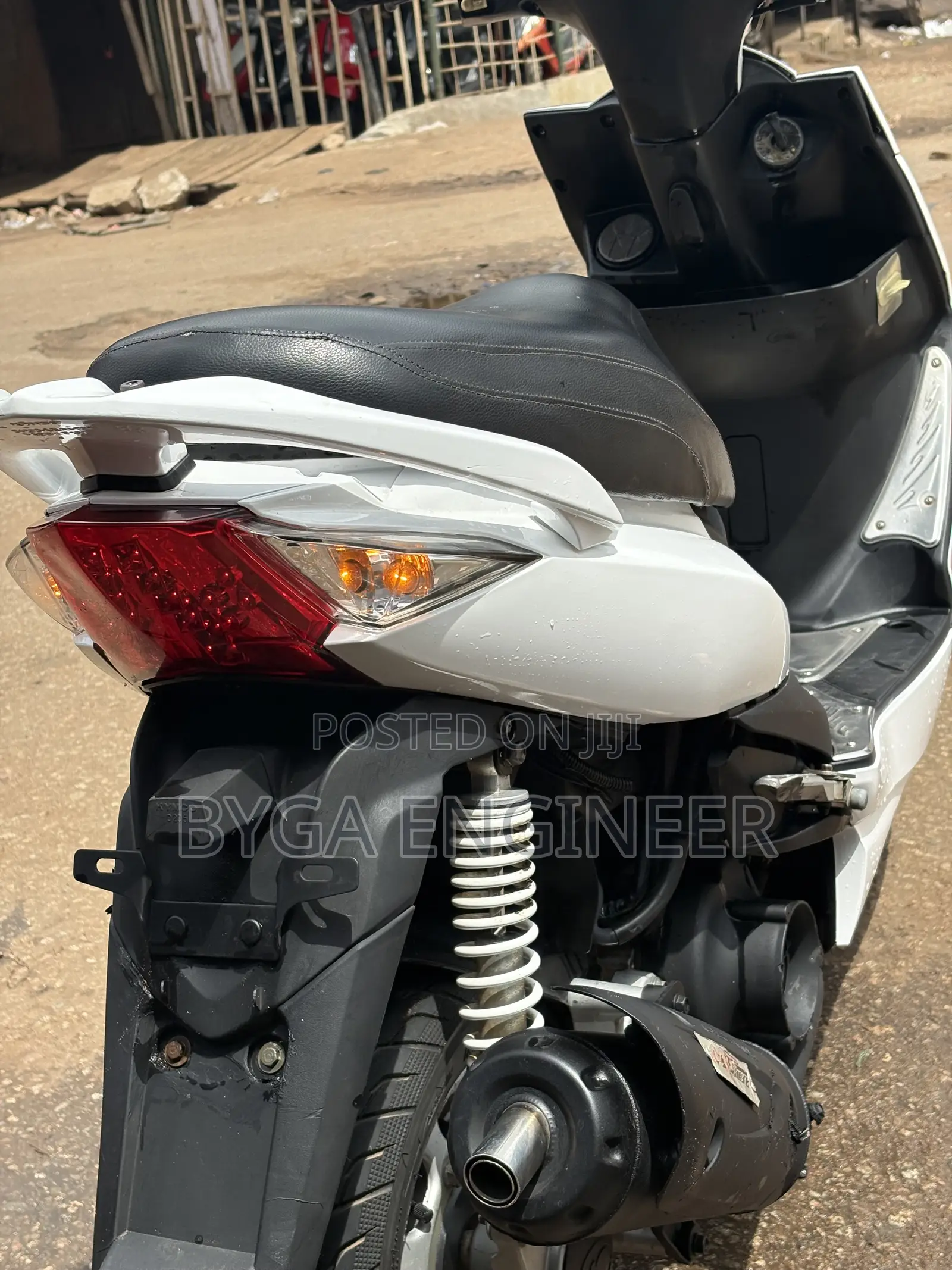 Kymco 2020 White