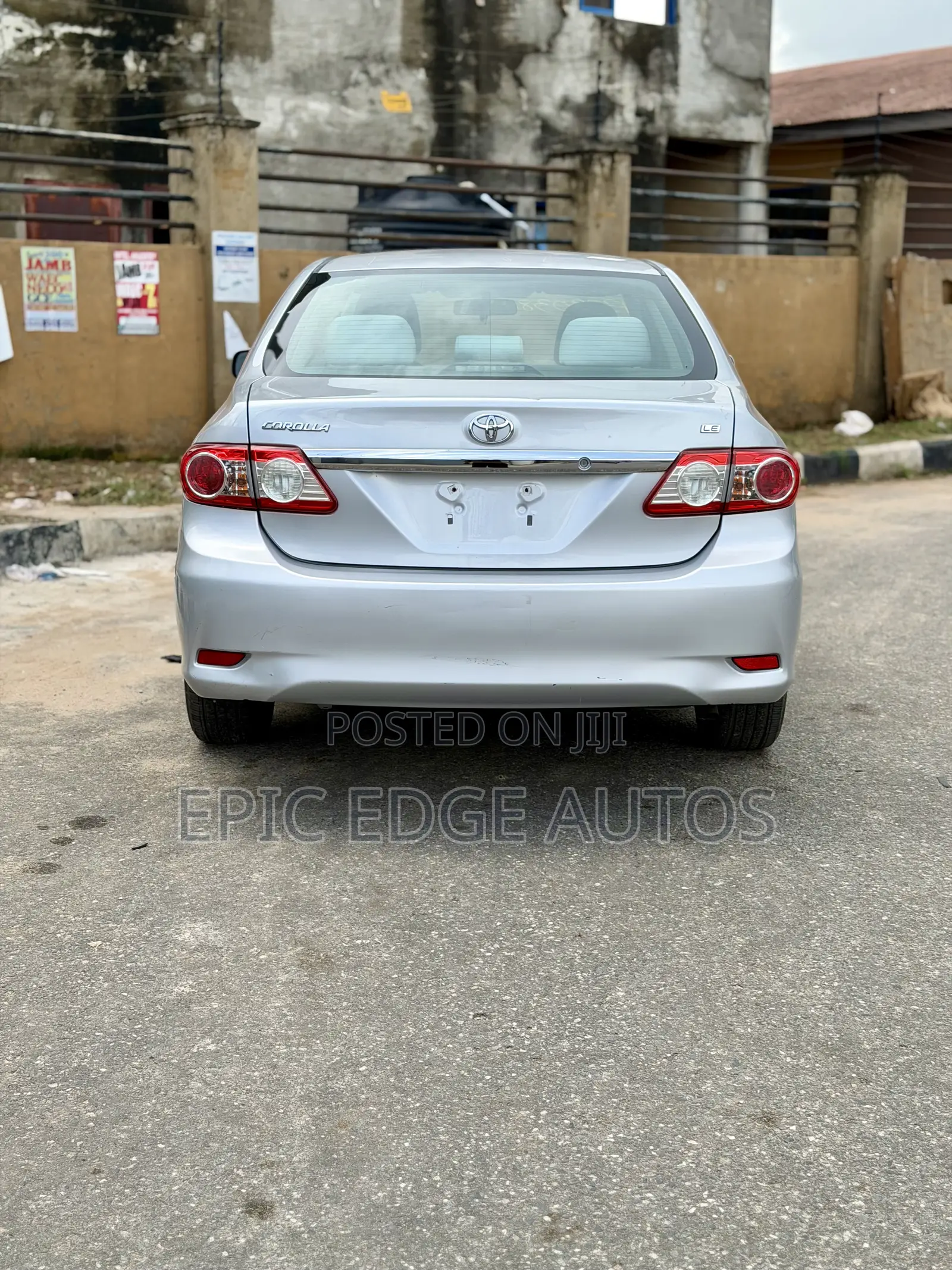 Toyota Corolla LE 4dr Sedan (1.8L 4cyl 4A) 2013 Silver