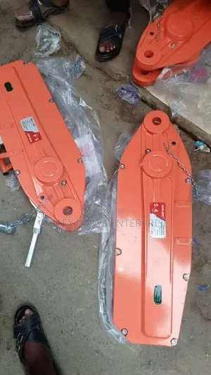 Ton Wire Rope Puller / Tirfor Puller*.