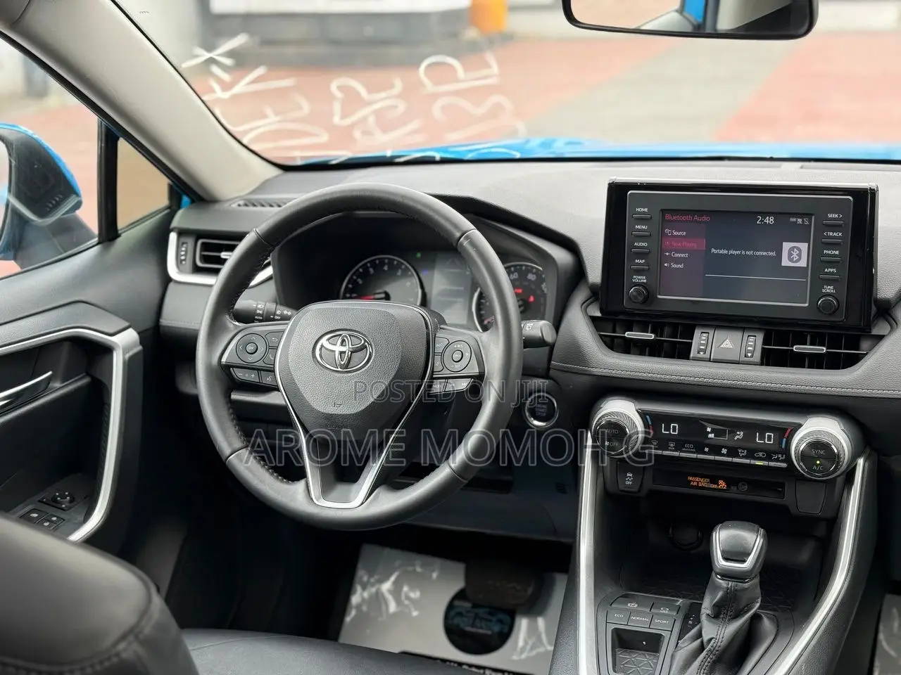 Toyota RAV4 XLE 2021 Blue