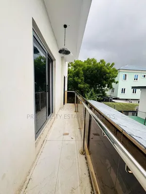 Furnished 4bdrm Apartment in Gra for sale