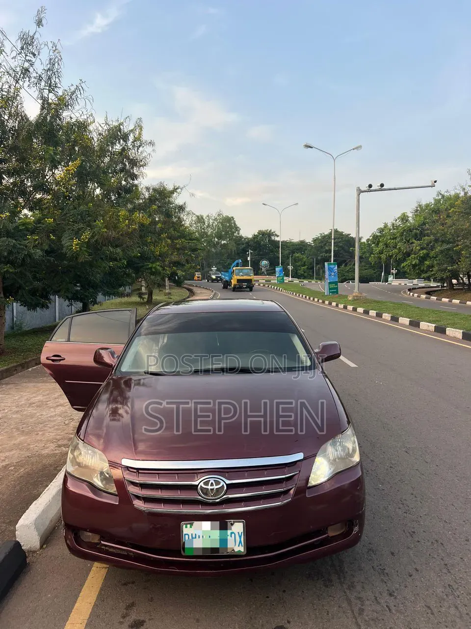 Toyota Avalon 2005 Red