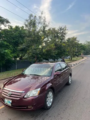 Toyota Avalon 2005 Red