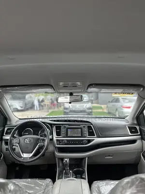 Toyota Highlander 2017 Silver