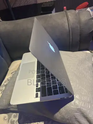 Laptop Apple MacBook Air 2010 2GB Intel Core 2 Duo SSD 128GB