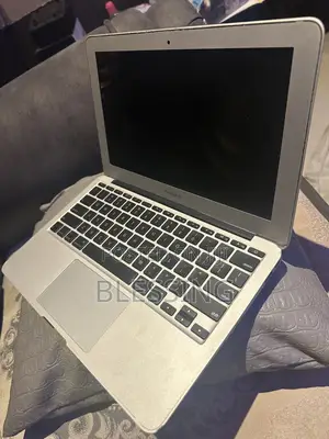 Laptop Apple MacBook Air 2010 2GB Intel Core 2 Duo SSD 128GB