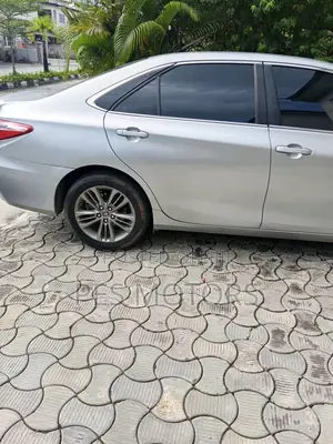 Toyota Camry 2016 Silver