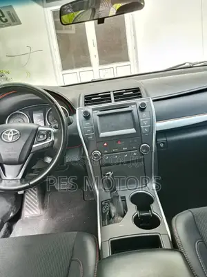 Toyota Camry 2016 Silver