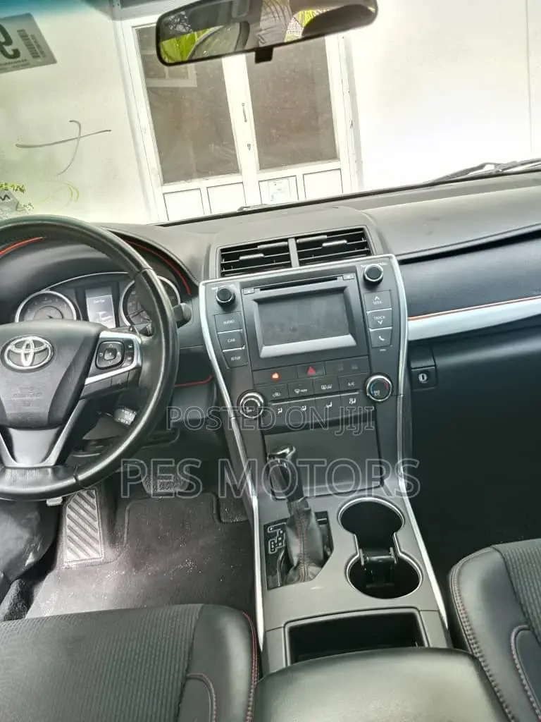 Toyota Camry 2016 Silver