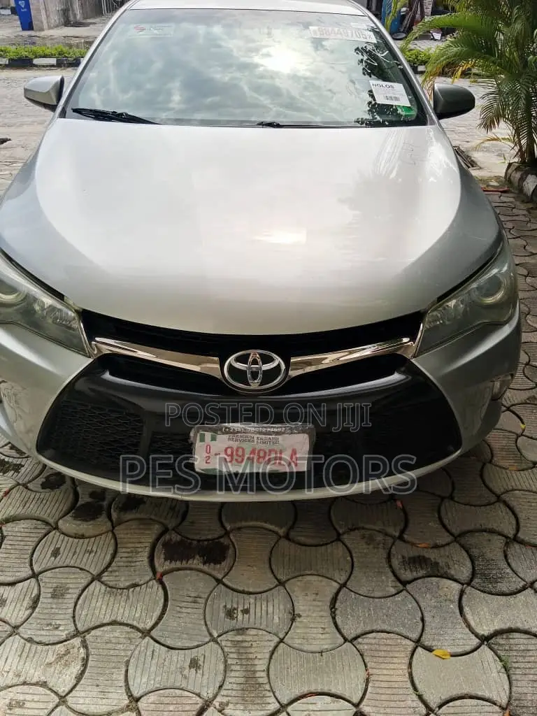 Toyota Camry 2016 Silver