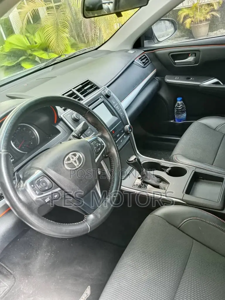 Toyota Camry 2016 Silver
