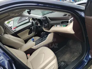Toyota Highlander 2021 Blue