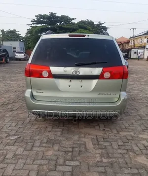 Toyota Sienna 2006 Green