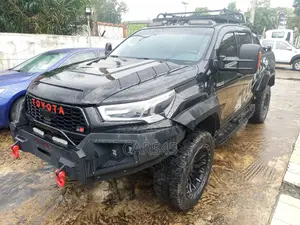 Toyota Hilux 2021 Black