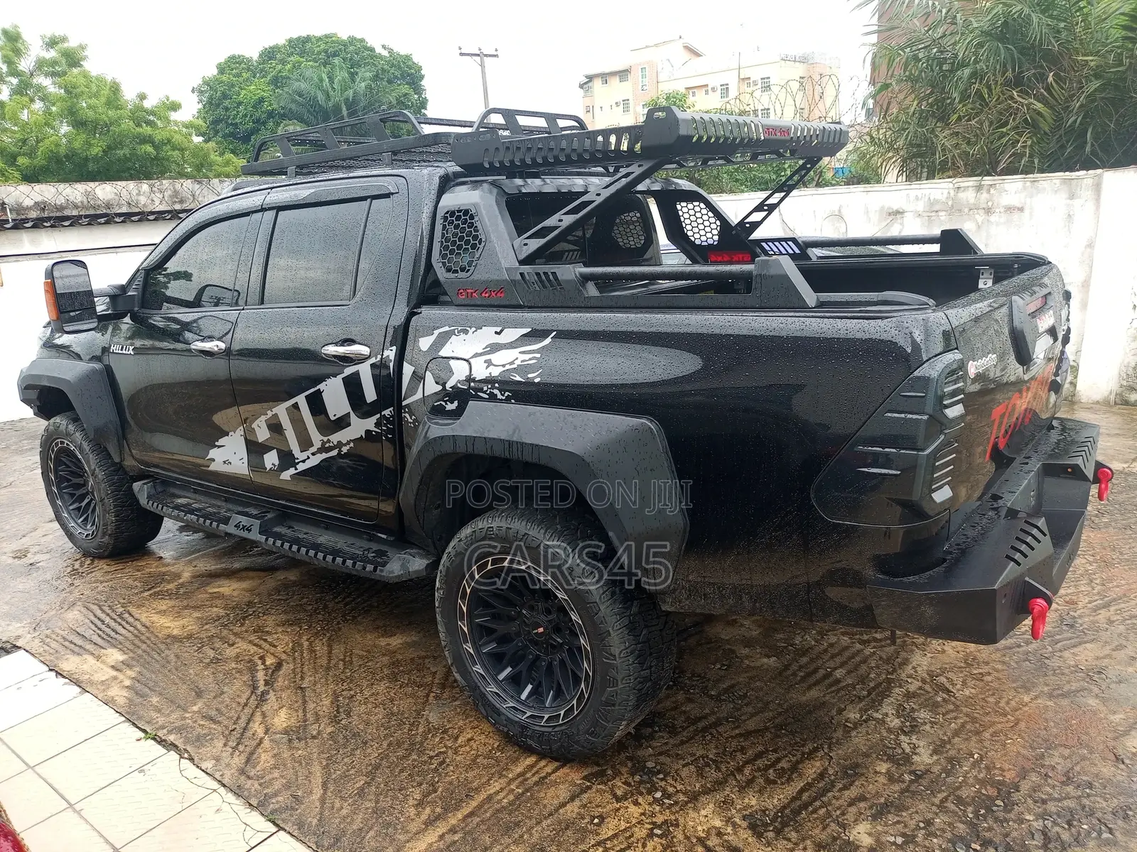 Toyota Hilux 2021 Black