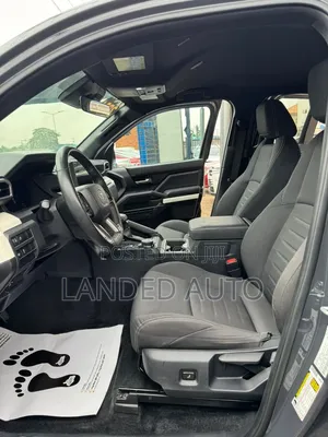 Toyota Tacoma SR5 Double Cab 5' Bed AT 2024 Gray