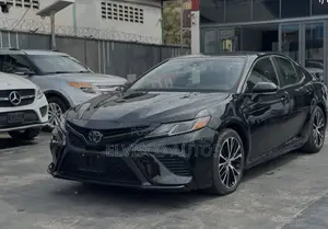 Toyota Camry SE FWD (2.5L 4cyl 8AM) 2018 Black