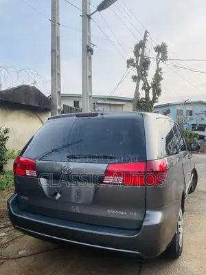 Toyota Sienna 2006 Gray