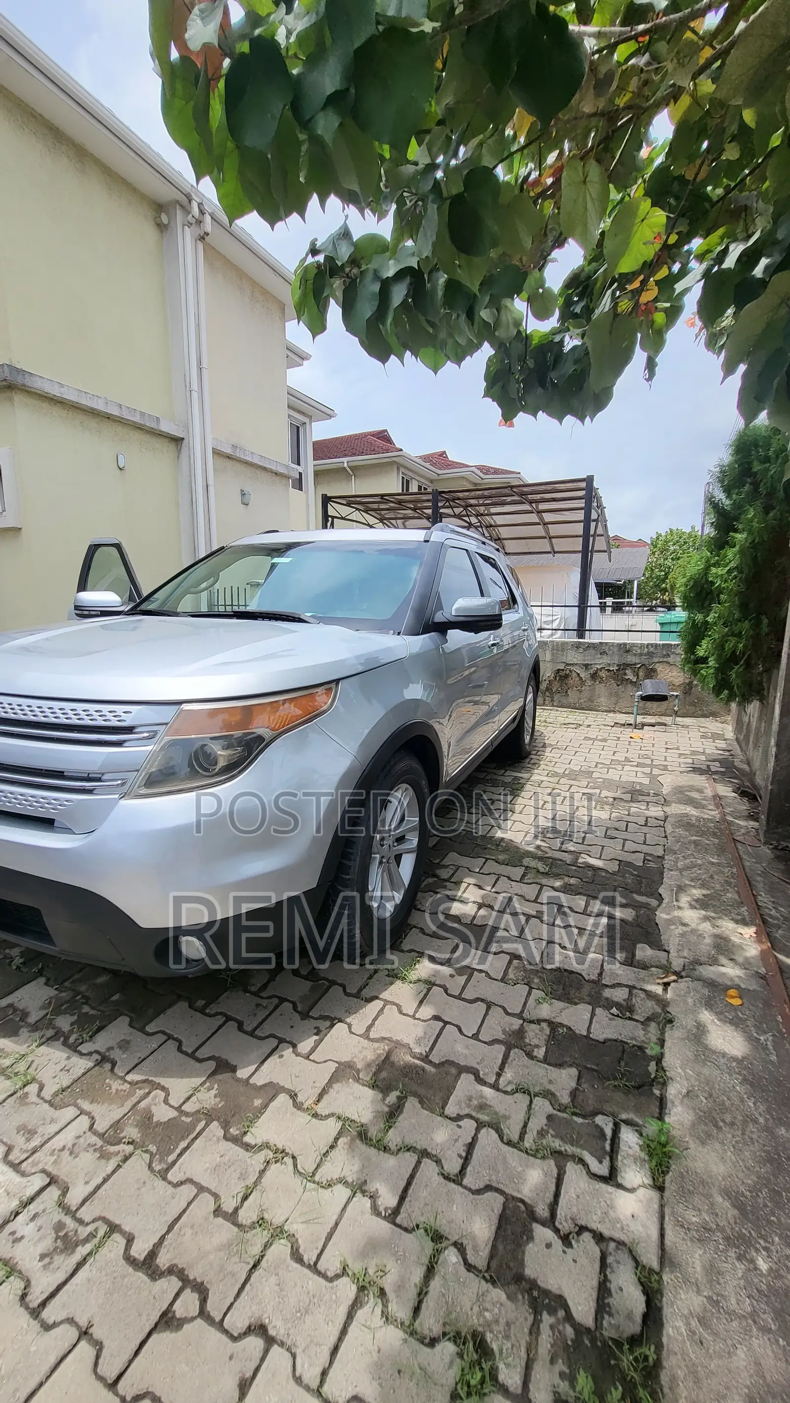 Ford Explorer 2013 Silver