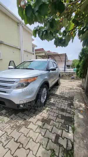Ford Explorer 2013 Silver
