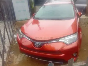 Toyota RAV4 2015 Orange