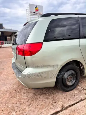 Toyota Sienna 2008 Green