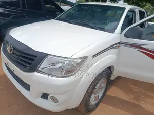Toyota Hilux 2013 White