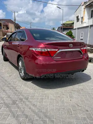 Toyota Camry SE 4dr Sedan (2.5L 4cyl 6A) 2017 Red