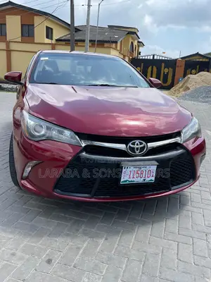 Toyota Camry SE 4dr Sedan (2.5L 4cyl 6A) 2017 Red