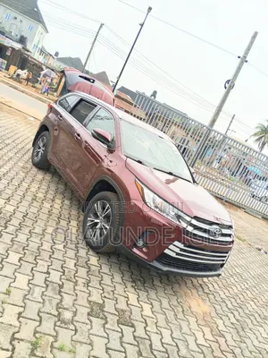 Toyota Highlander XLE V6 4x4 (3.5L 6cyl 6A) 2016 Burgundy