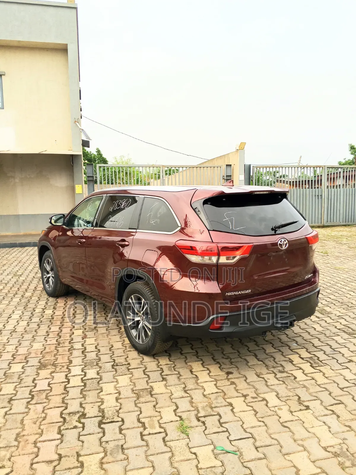 Toyota Highlander XLE V6 4x4 (3.5L 6cyl 6A) 2016 Burgundy
