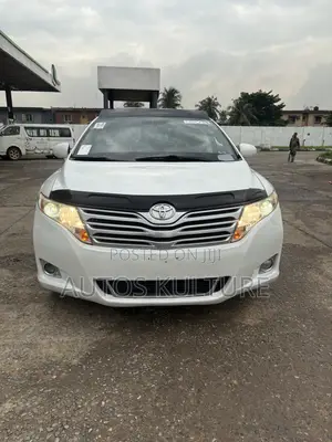 Toyota Venza XLE 2010 White