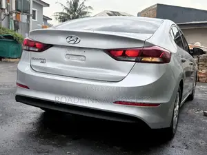 Hyundai Elantra SE 2018 Silver