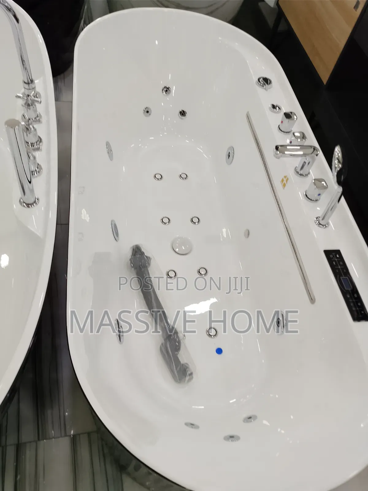 Executive Acrylic Bathtub With Jet