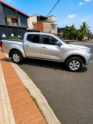 Nissan Navara 2020 Silver