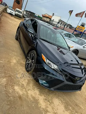 Toyota Camry SE (2.5L 4cyl 8A) 2019 Green
