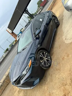 Toyota Camry SE (2.5L 4cyl 8A) 2019 Green