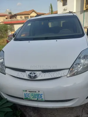 Toyota Sienna LE 2008 White