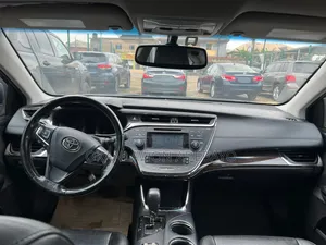 Toyota Avalon XLE Premium Sedan FWD (3.5L 6cyl 6A) 2013 Silver
