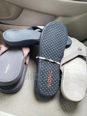 Neatly Used Vionic Pam Sandals