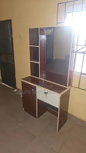 Clean Dressing Mirror Shelf